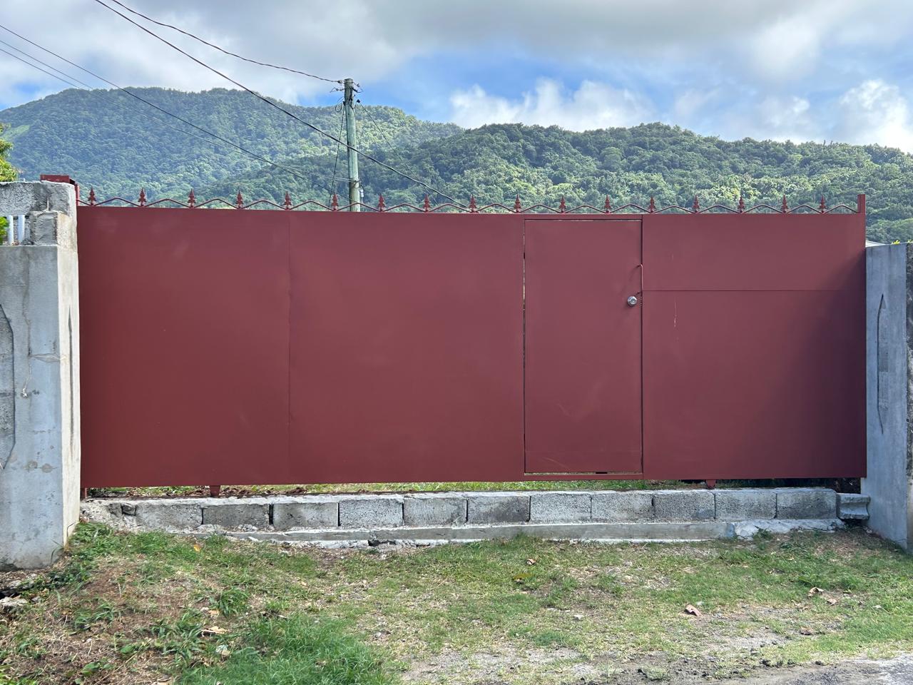 Gate