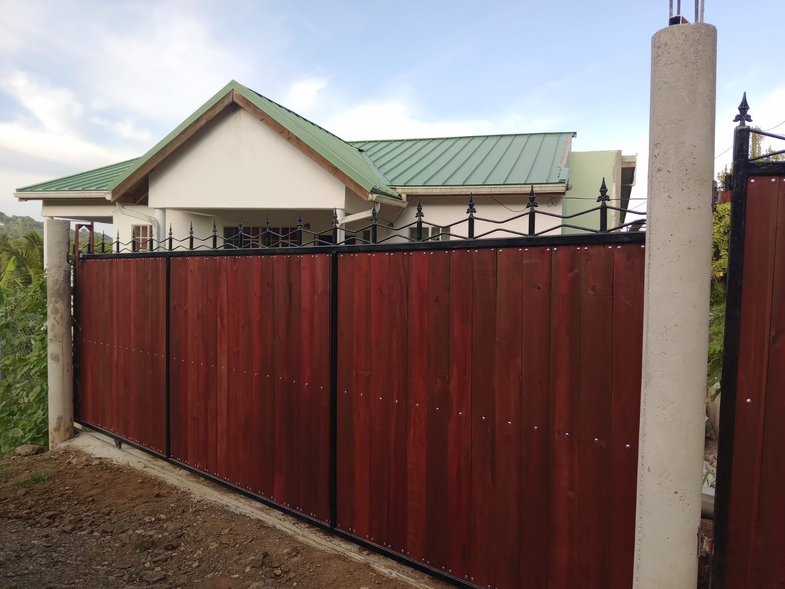Gate